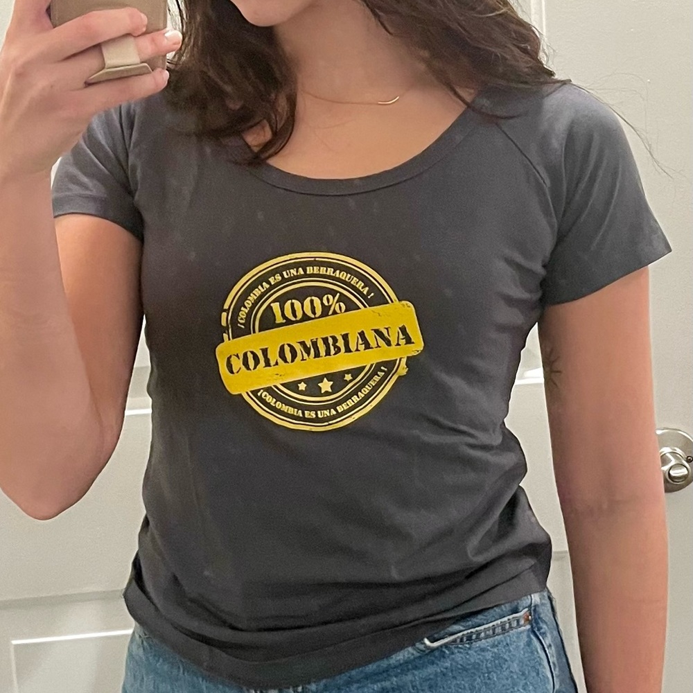 100% Colombiana Graphic Tee